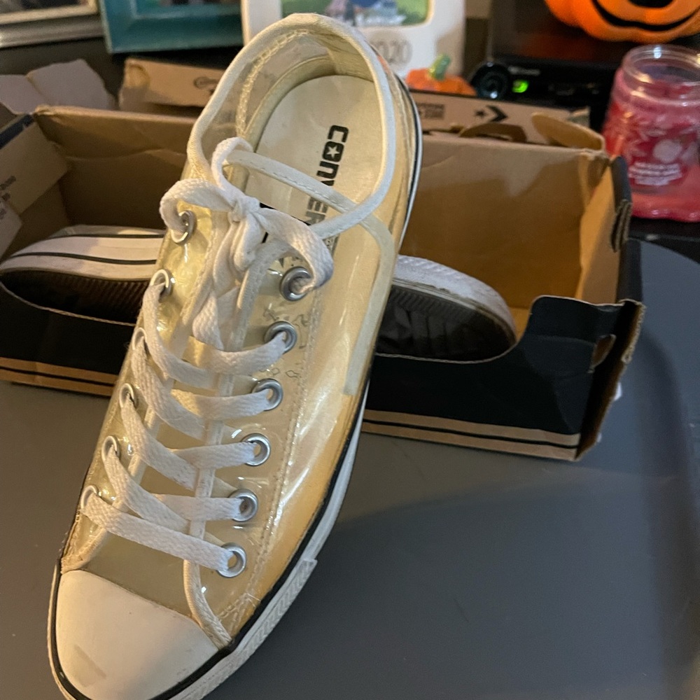 Converse clear low cut